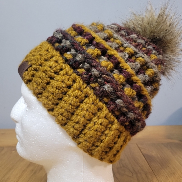 Handmade Wisconsin themed heavy wool blend winter pom pom beanie hat - Picture 2 of 7